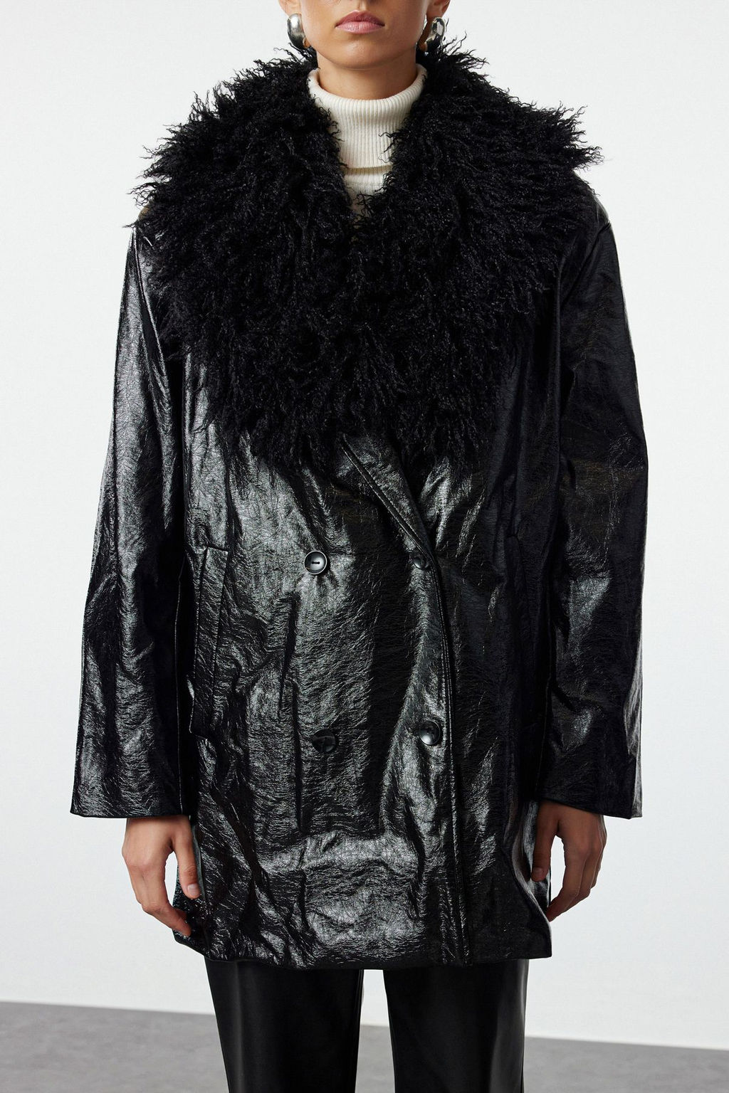 Siyah Oversize Kal?p Yakas? Kurk Detayl? Suni Deri Ceket Mont TWOAW25MO00029 - Trendyolmilla фото 4