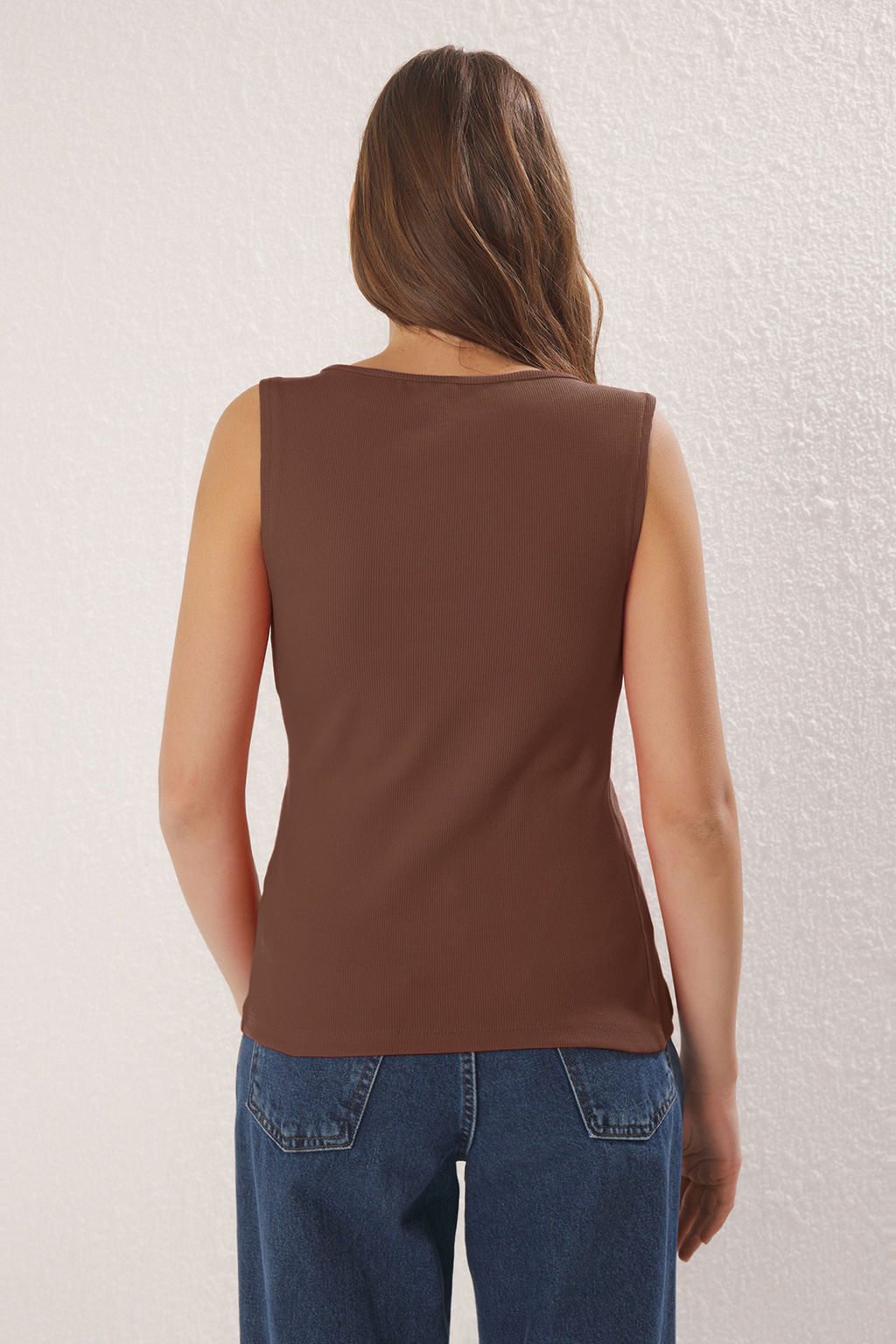 Kahverengi Dugmeli Asimetrik Fitted/Vucuda Oturan Fitilli Esnek Orme Bluz TWOSS25BZ00394