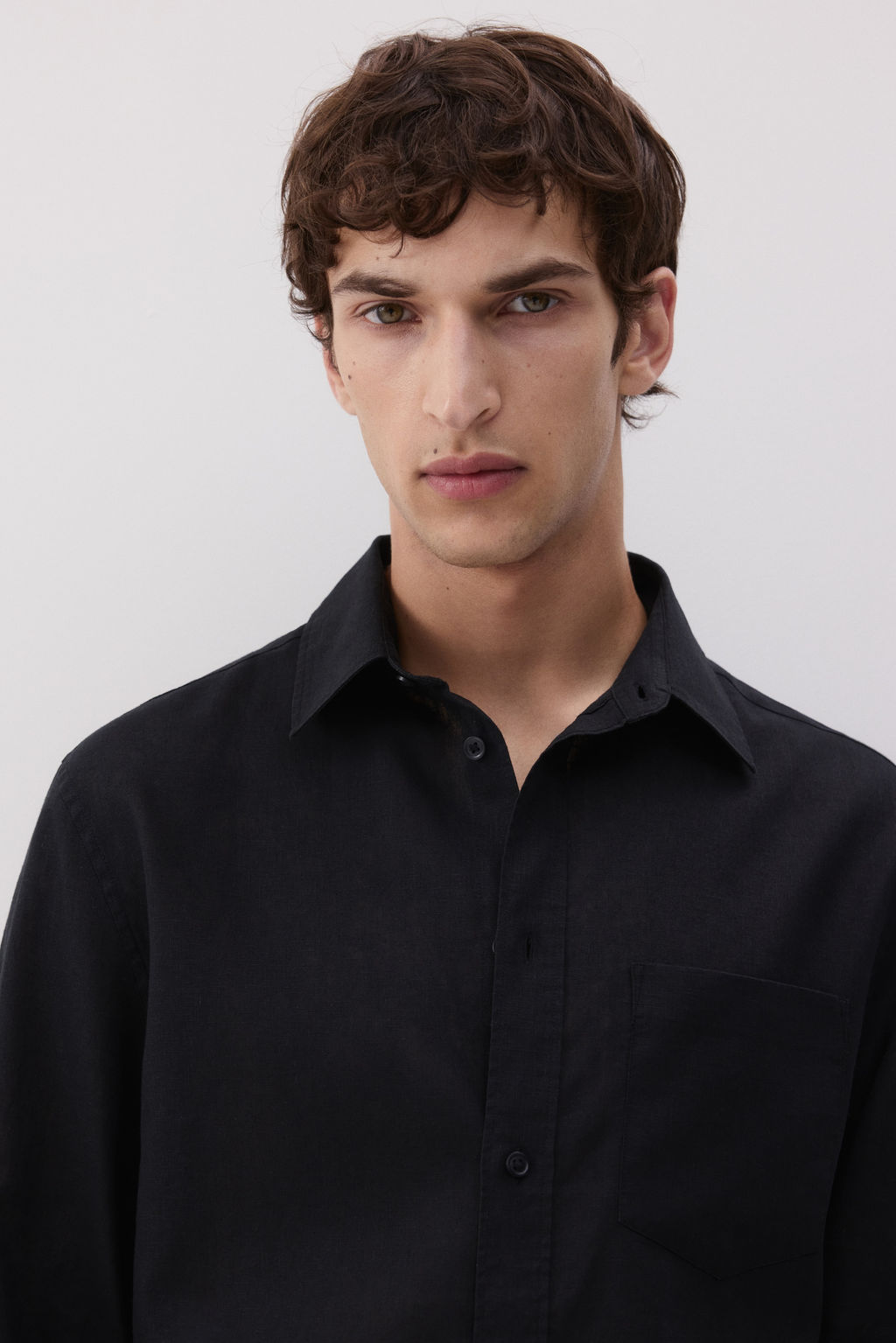 Camisa en mezcla de lino Regular Fit - H&m фото 9