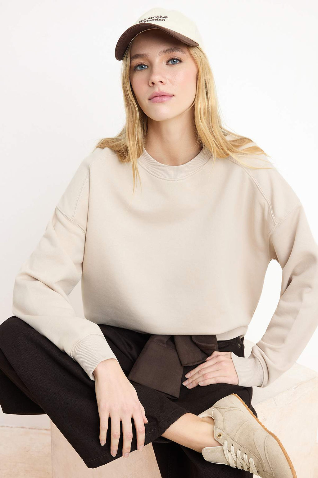 Tas Regular/Normal Kal?p Dusuk Kol Uzun Kollu 3 Iplik Sardonsuz Orme Sweatshirt TWOSS26SW00010