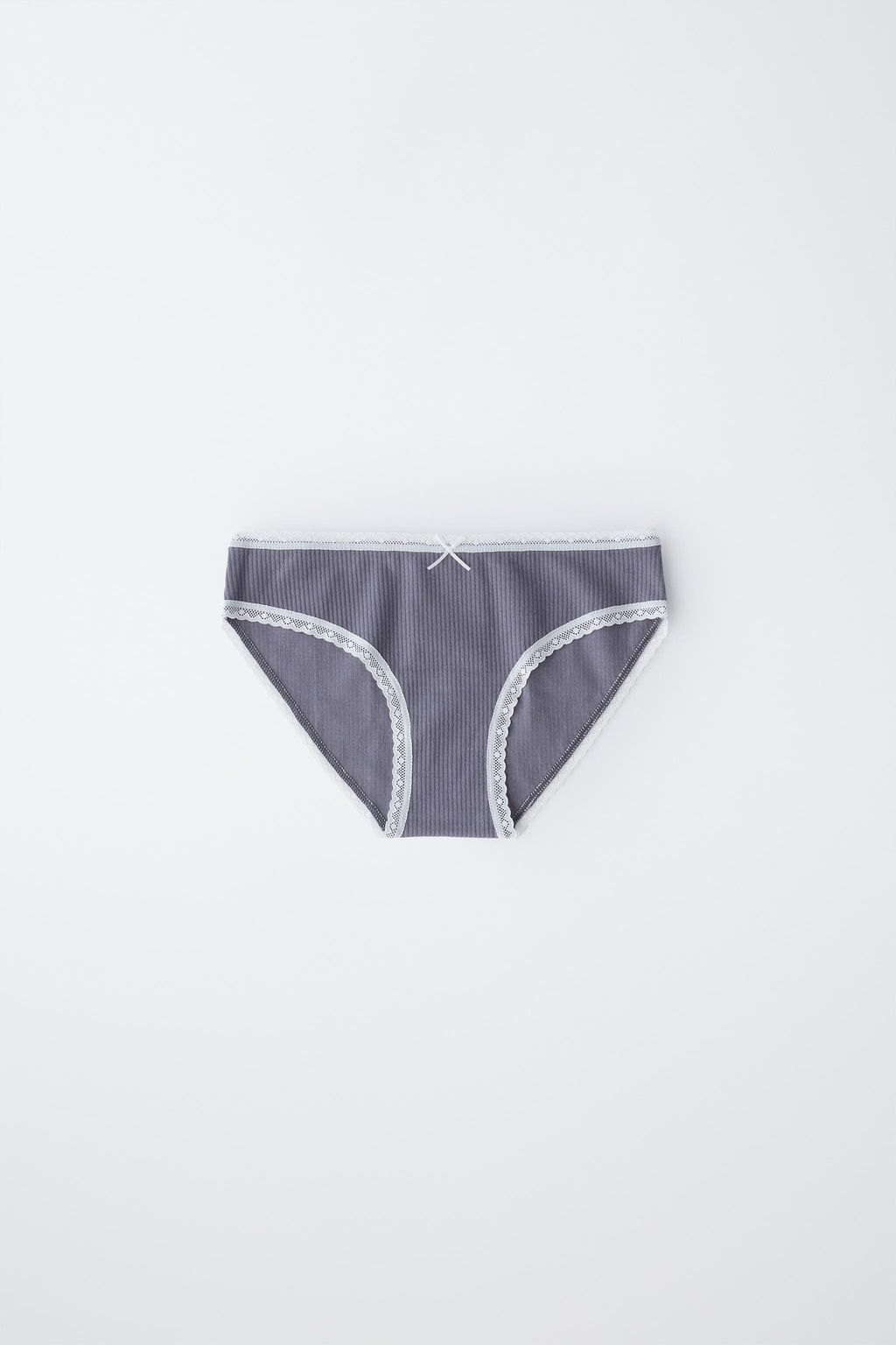 AGES 6-14 / THREE-PACK OF LACE BRIEFS