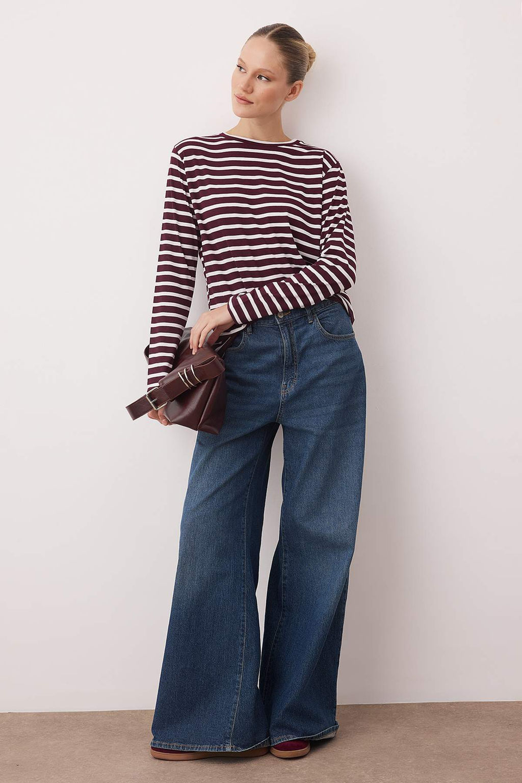 Murdum-Ekru Cizgili Regular/Normal Kal?p Basic Bisiklet Yaka Orme T-Shirt TWOAW23TS00002