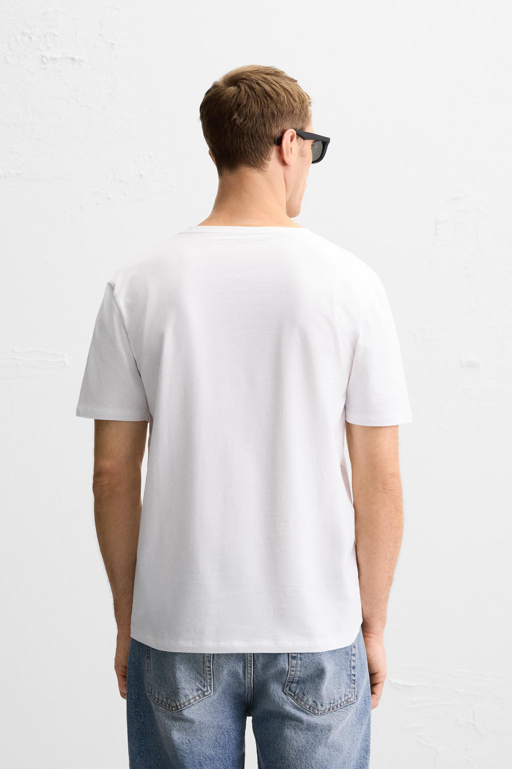 BASIC V-NECK T-SHIRT - Zara фото 3