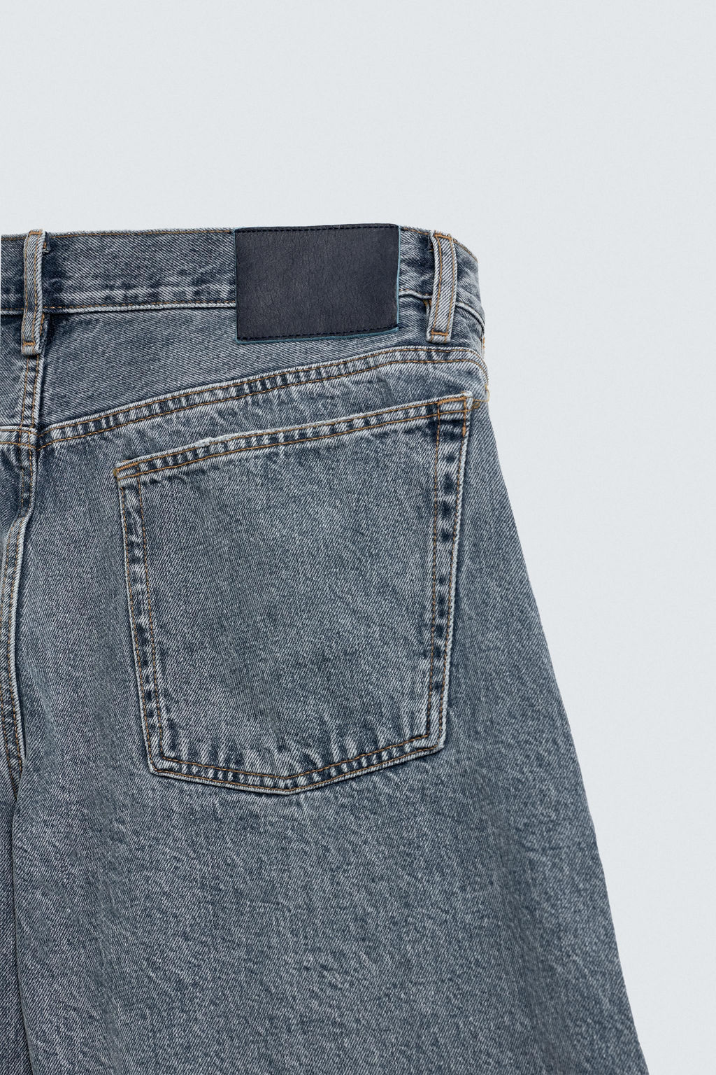 JEANS BARREL FIT / Azul lavado