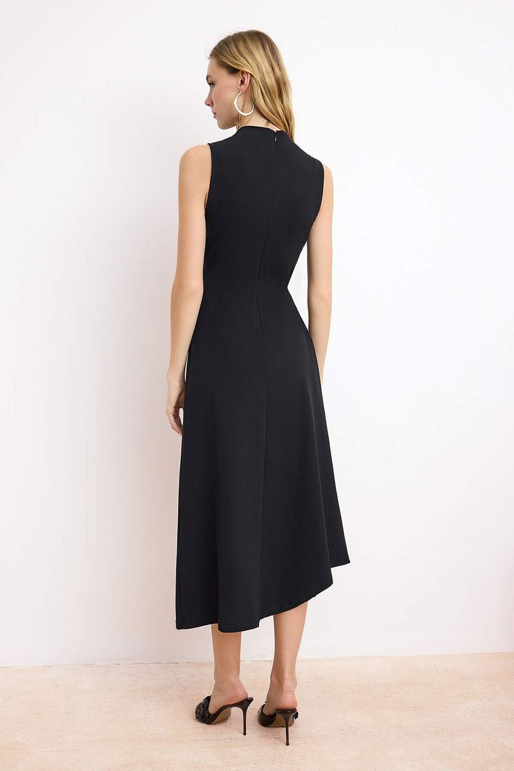 Siyah A-Kesim/Can Form Asimetrik Kolsuz Buzgulu Midi Paper Touch Orme Elbise TWOSS26EL00156