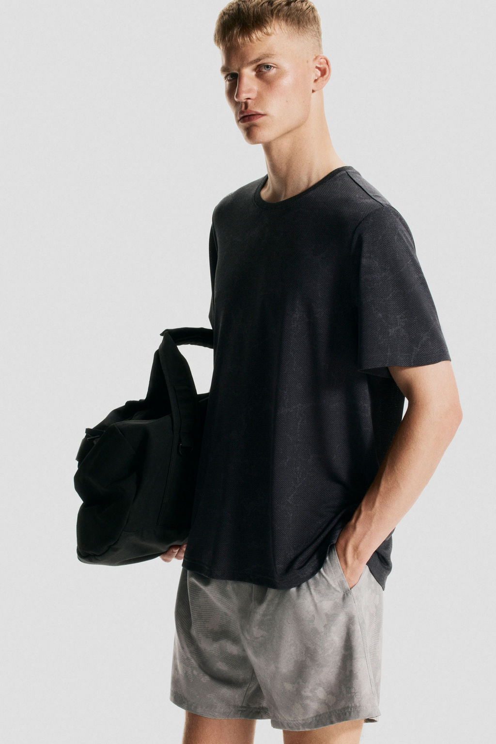 Camiseta de deporte con DryMove Regular Fit - H&m фото 2