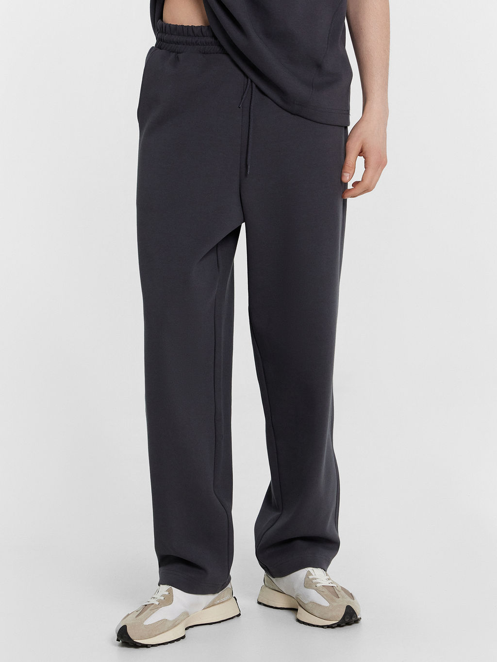 Комплект мужской серый: джемпер и брюки