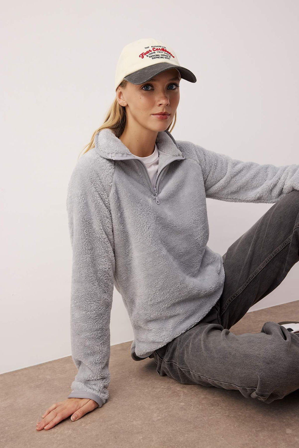 Gri Orme Sweatshirt TWOAW26SW00138