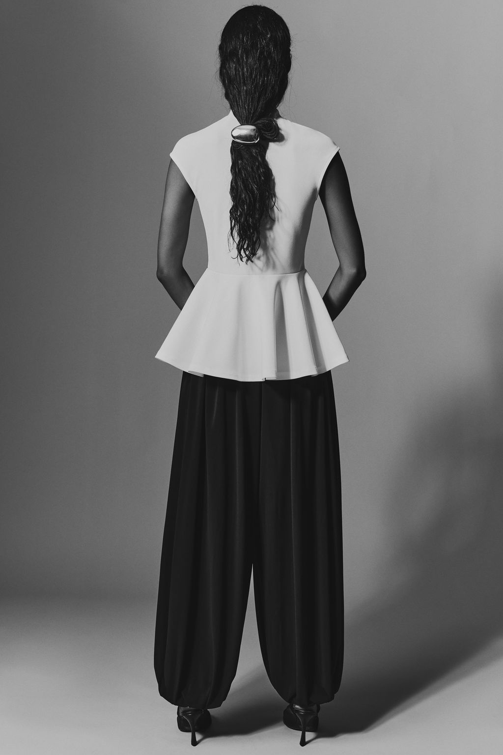 Top en punto roma con peplum - H&m фото 3