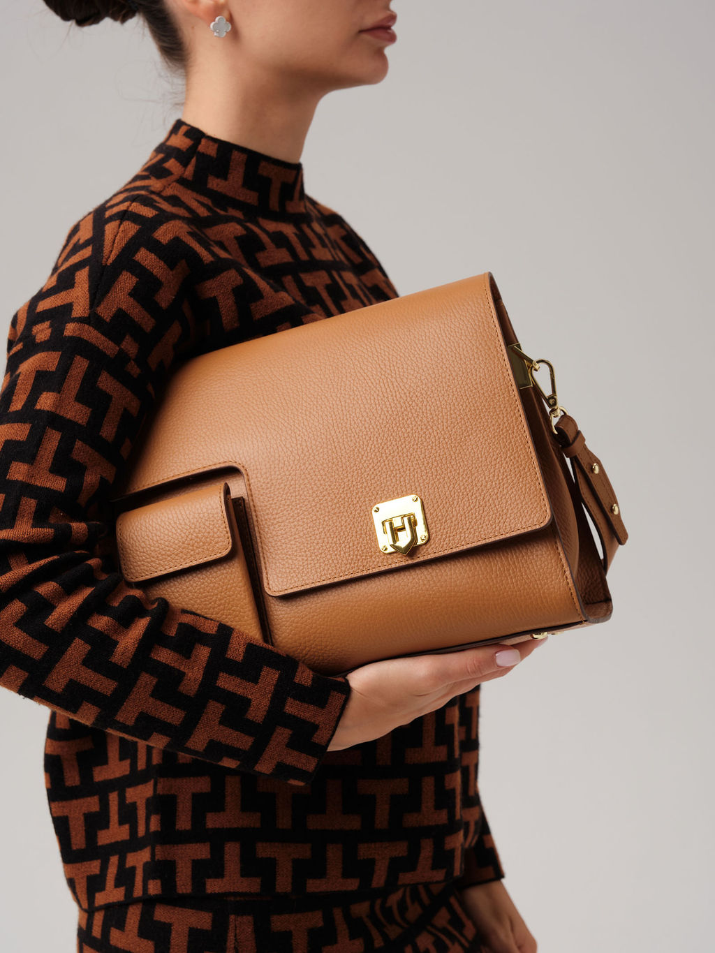 Кожаная сумка Deboro 31104 коричневый лист