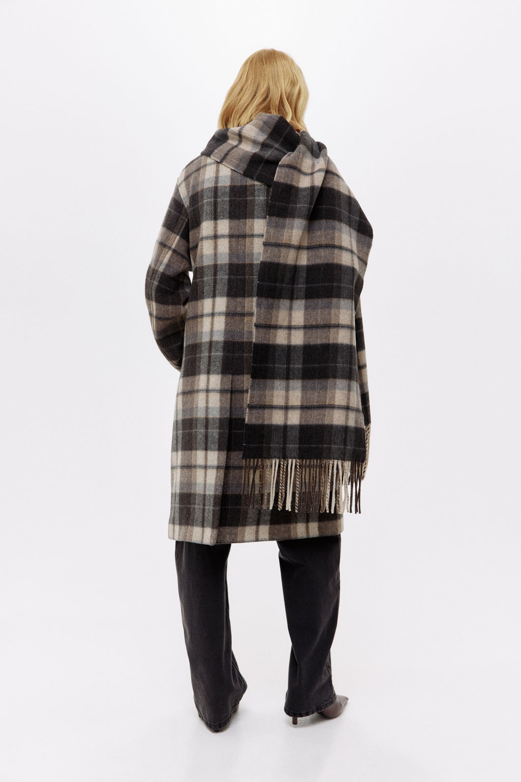 Abrigo en mezcla de lana con cuello tipo bufanda - H&m фото 7