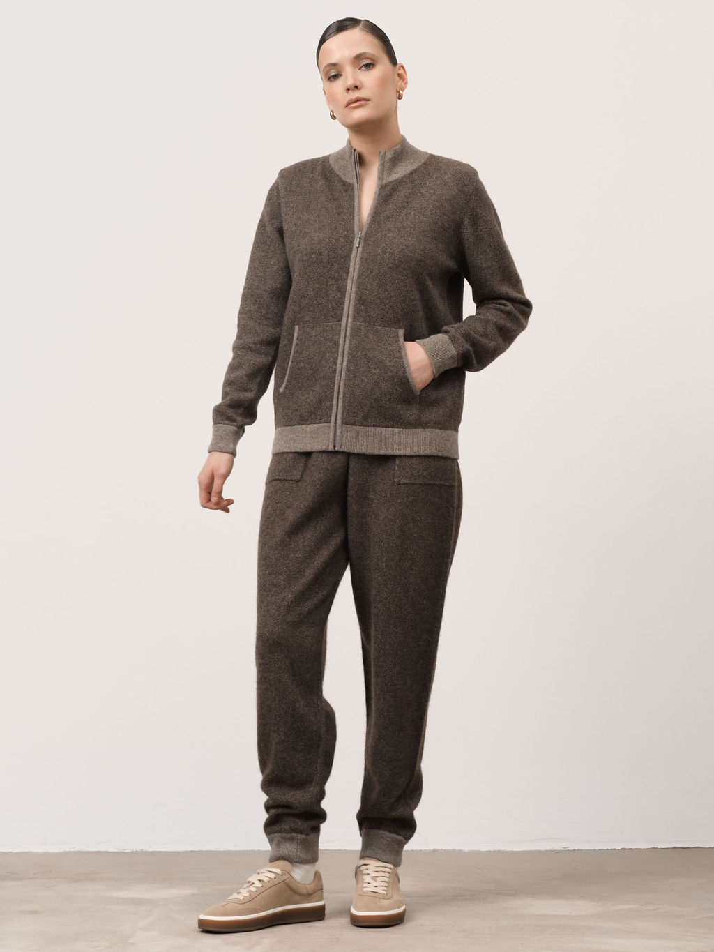 Брюки женские из пуха яка 10025 серые