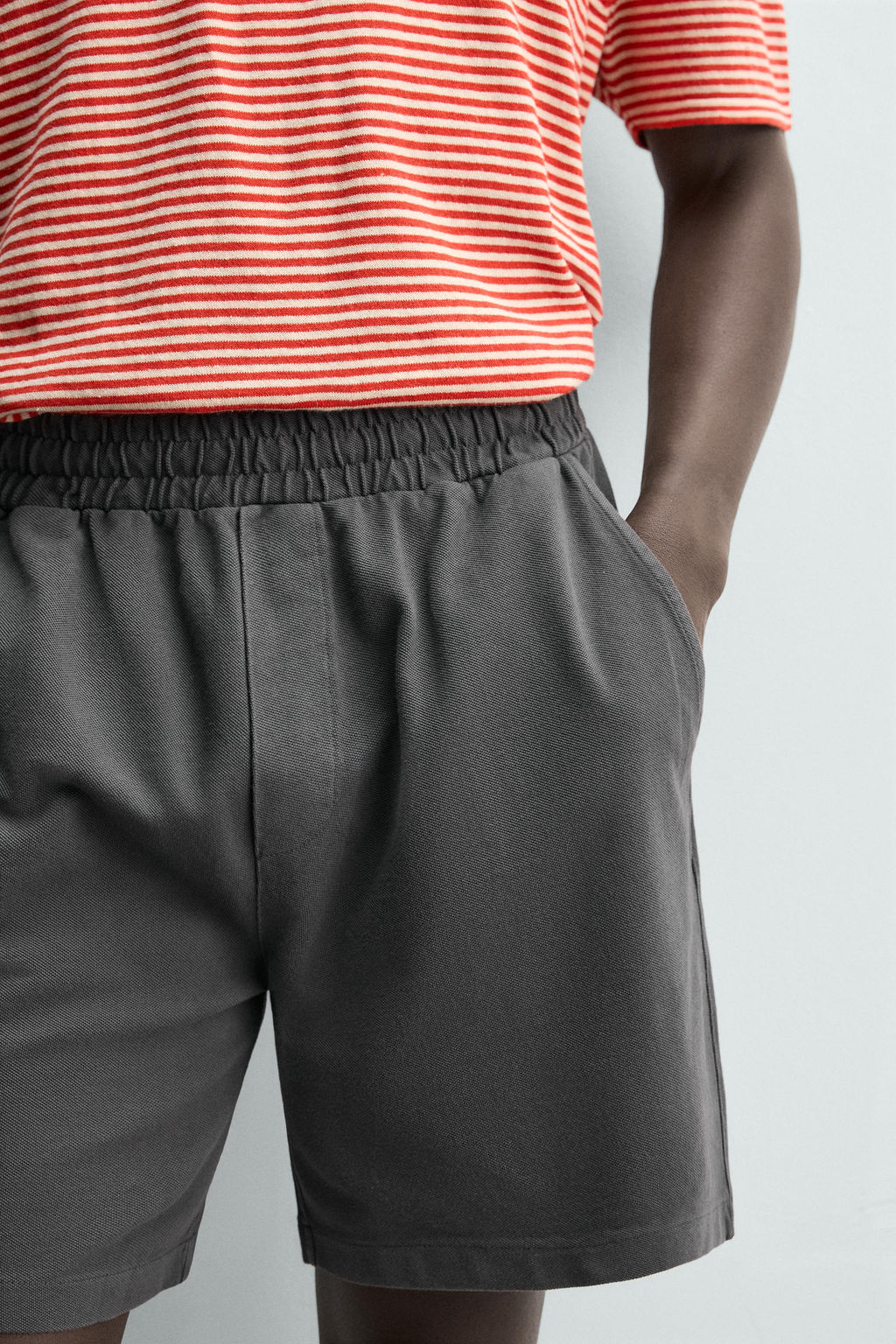 BERMUDA PIQU? REGULAR FIT LAVADO / Gris antracita