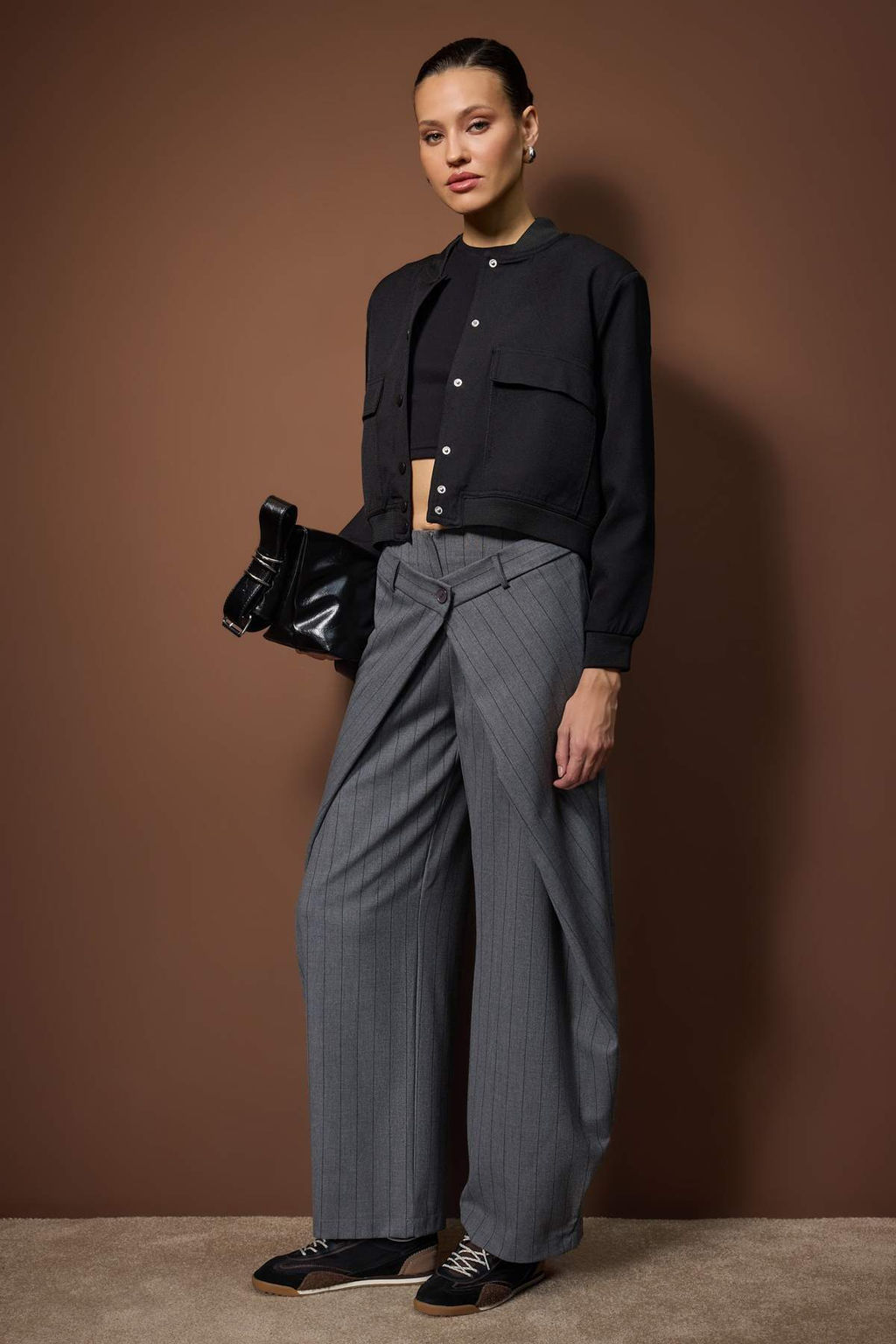 Gri Hacimli Pilili Balon Fit Cizgili Kumas Pantolon TWOAW26PL00149 - Trendyolmilla фото 3