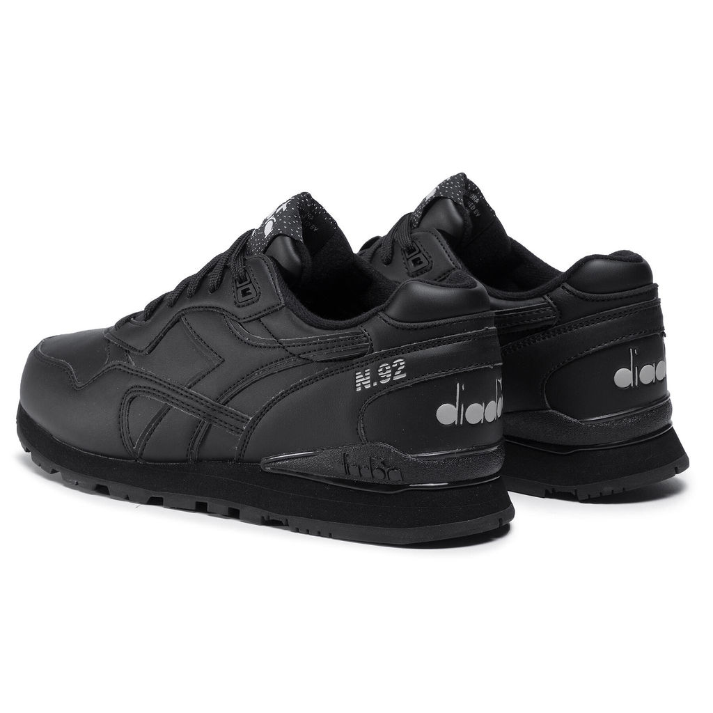 Кроссовки взрослые