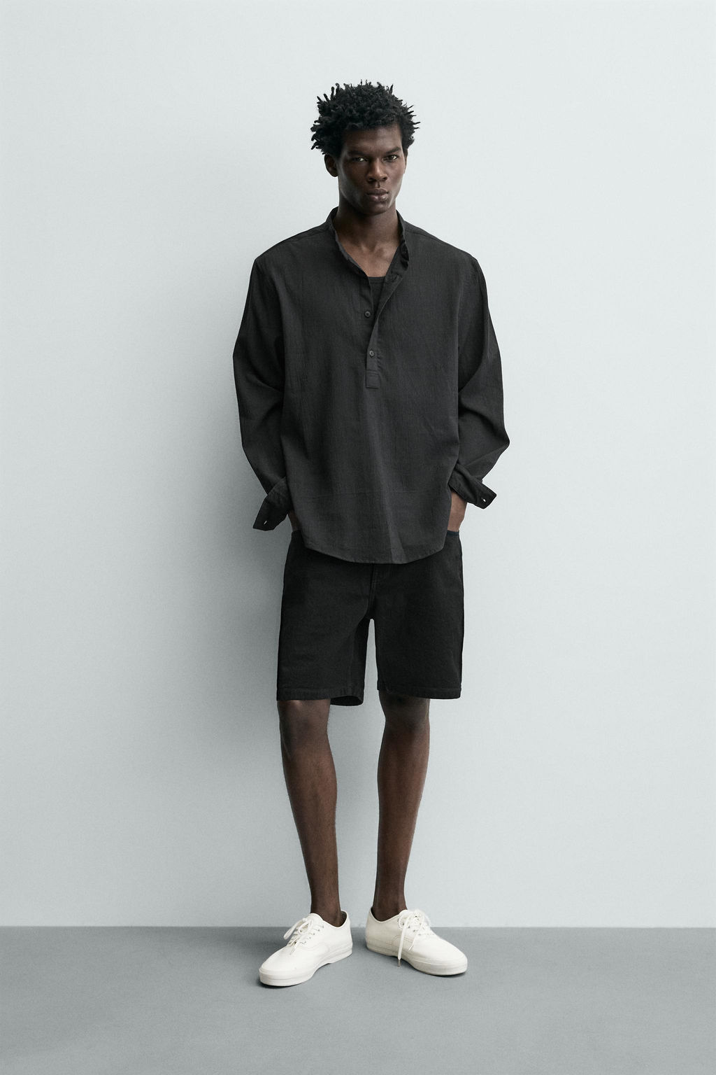 CAMISA EFECTO ARRUGADO / Carb?n