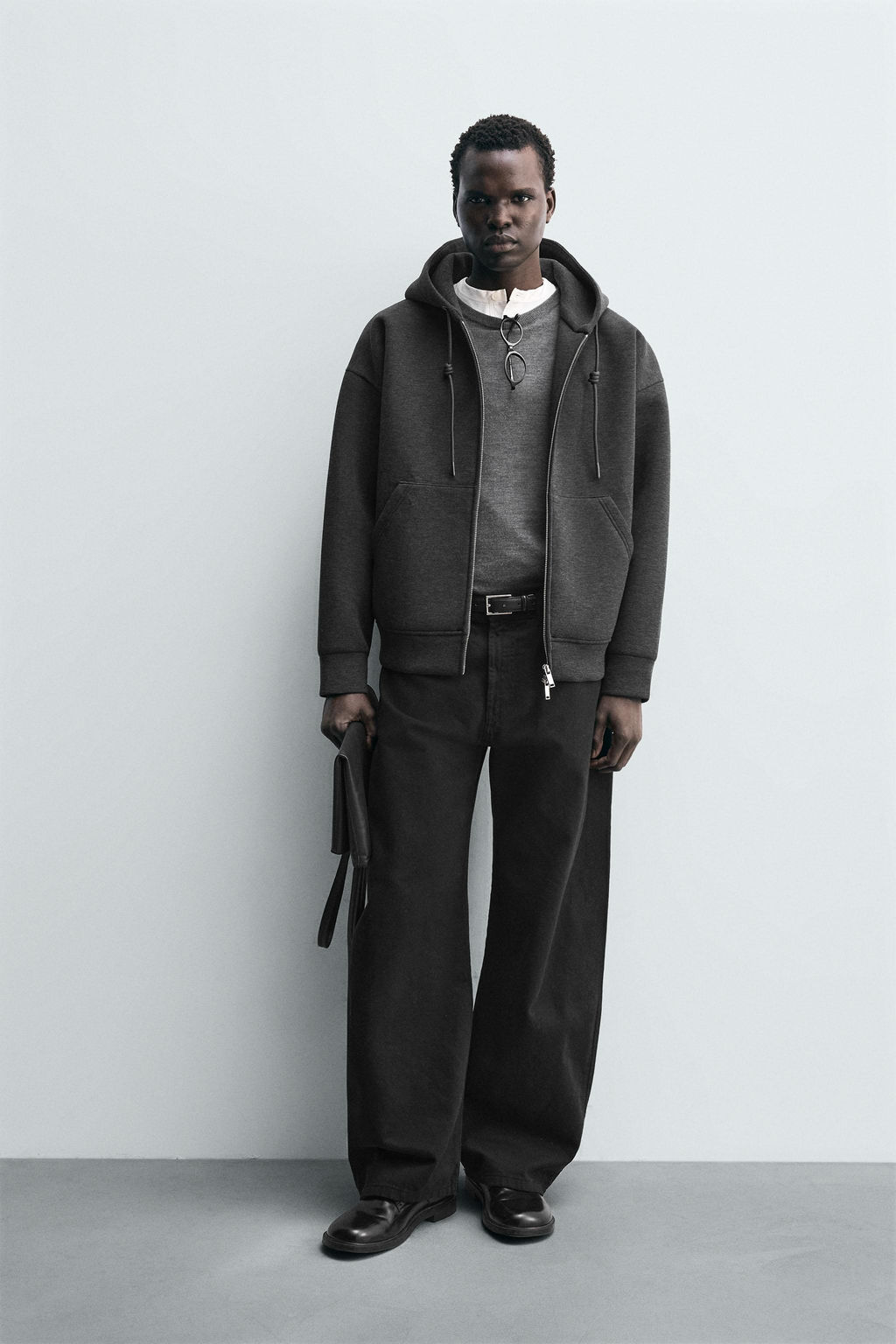 SUDADERA T?CNICA RELAXED FIT CAPUCHA / Gris oscuro
