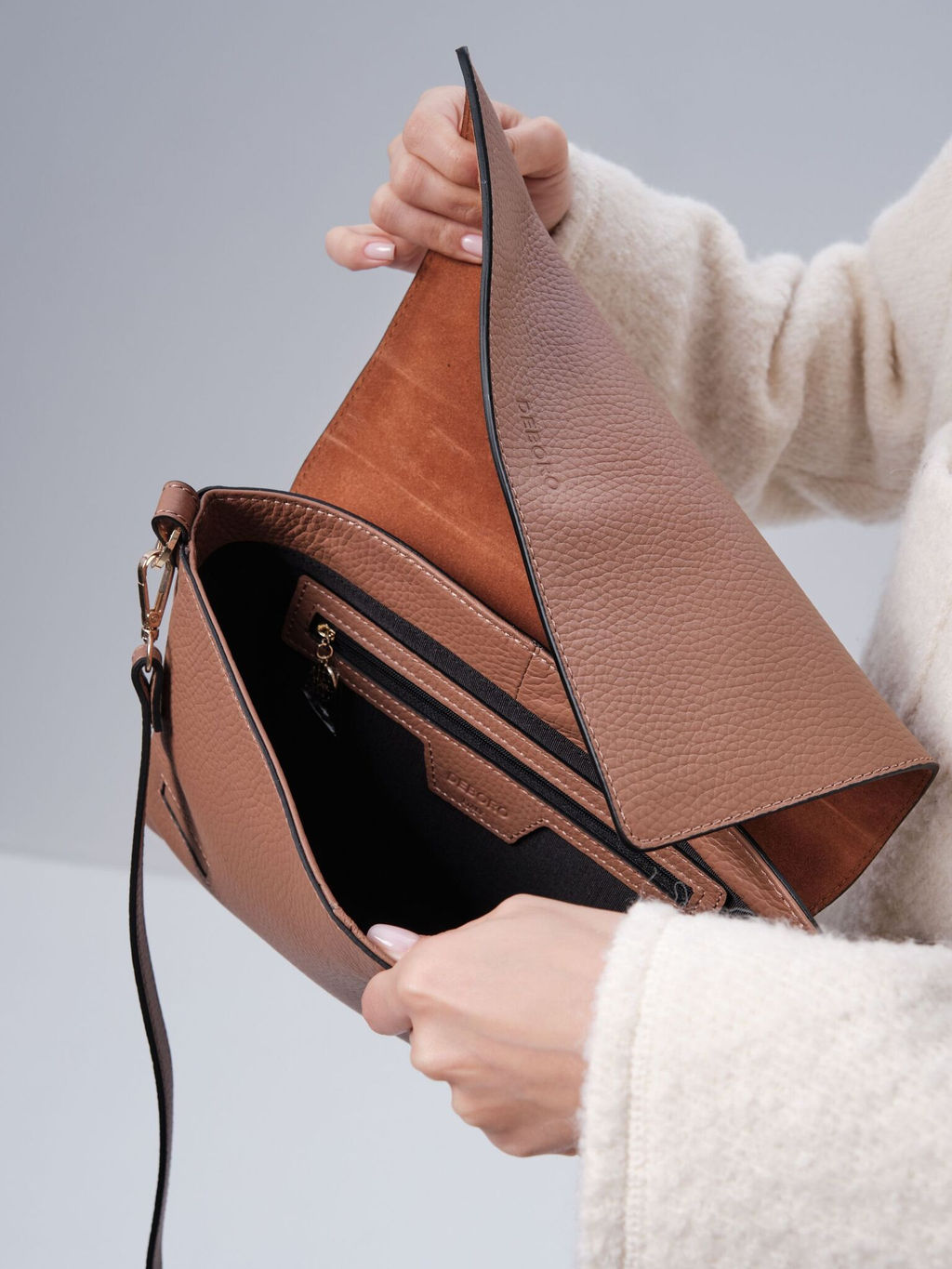 Сумка кожаная на плечо Deboro 30181 светлый орех