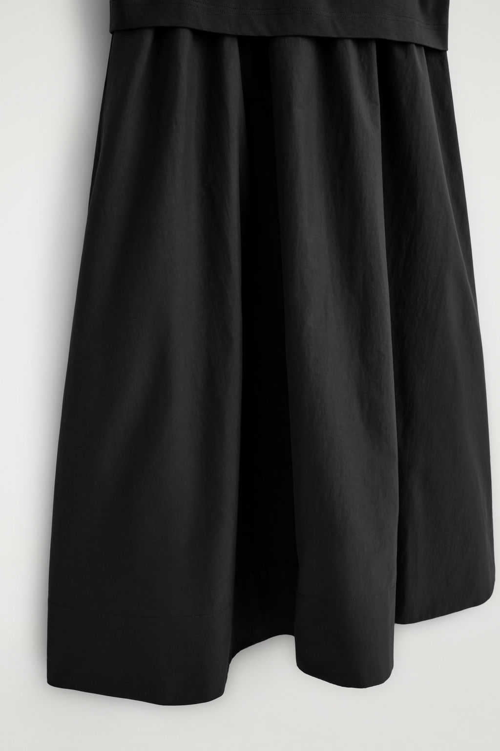 VESTIDO MIDI EN CONTRASTE CON CUELLO BARCO - H&m фото 3