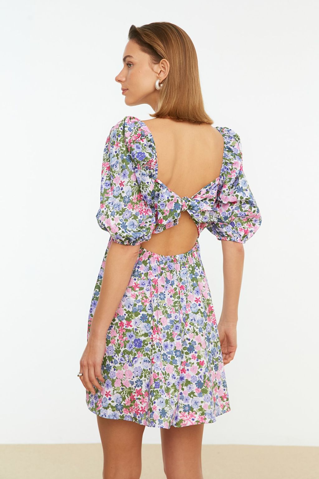 TRENDYOLMILLA Cok Renkli Cicekli Skater/Belden Ac?lan S?rt Detayl? Mini Dokuma Elbise TWOSS22EL1107  фото 10