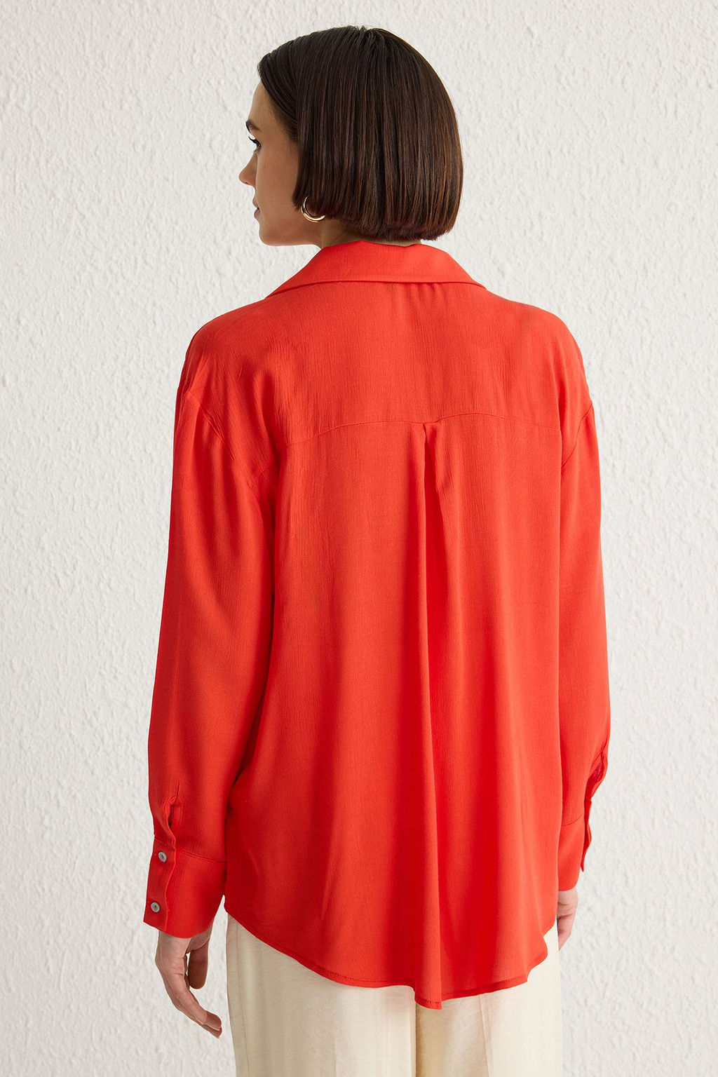 TRENDYOLMILLA Lacivert Basic Oversize Genis Kal?p Dokuma Gomlek TWOAW24GO00207  фото 5