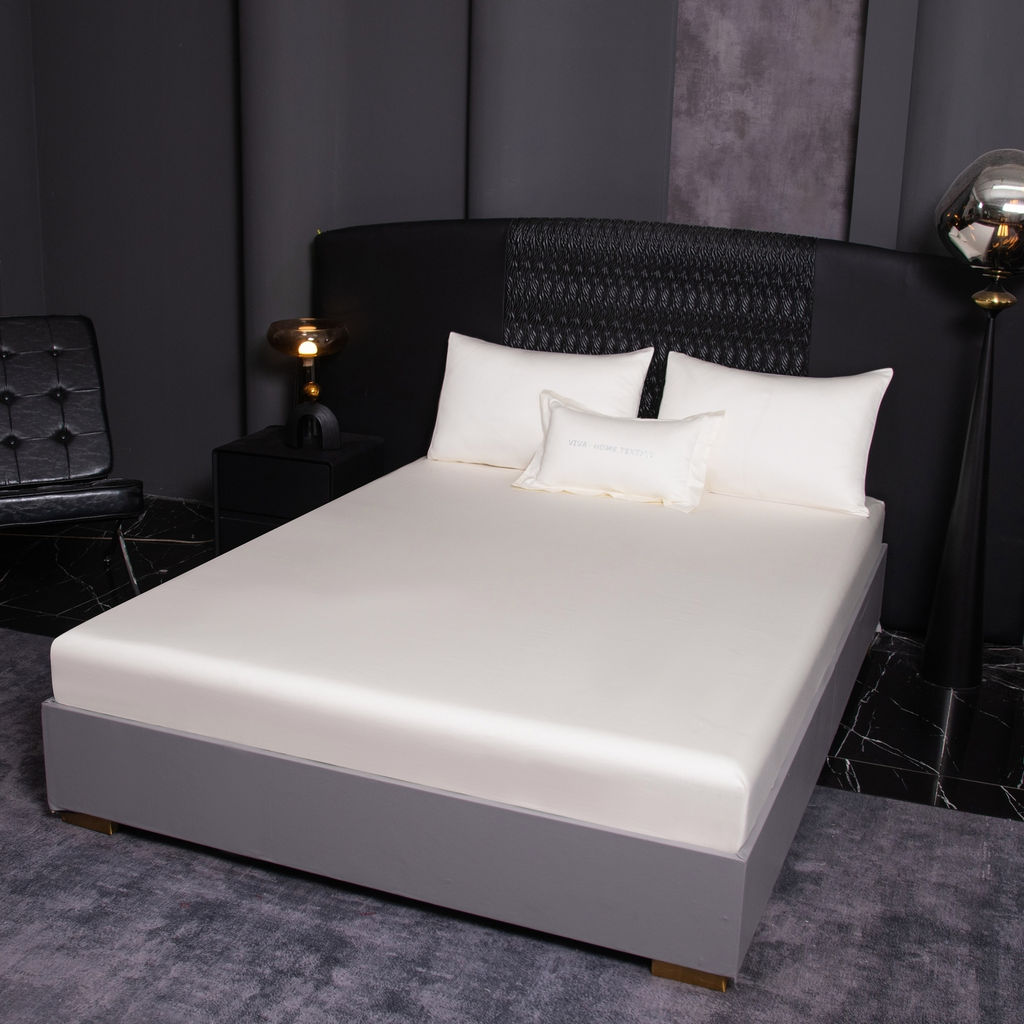 Комплект постельного белья Однотонный Сатин Премиум на резинке OCPR005 180*200*30;160*200*30;140*200*30 Евро 4 Наволочки