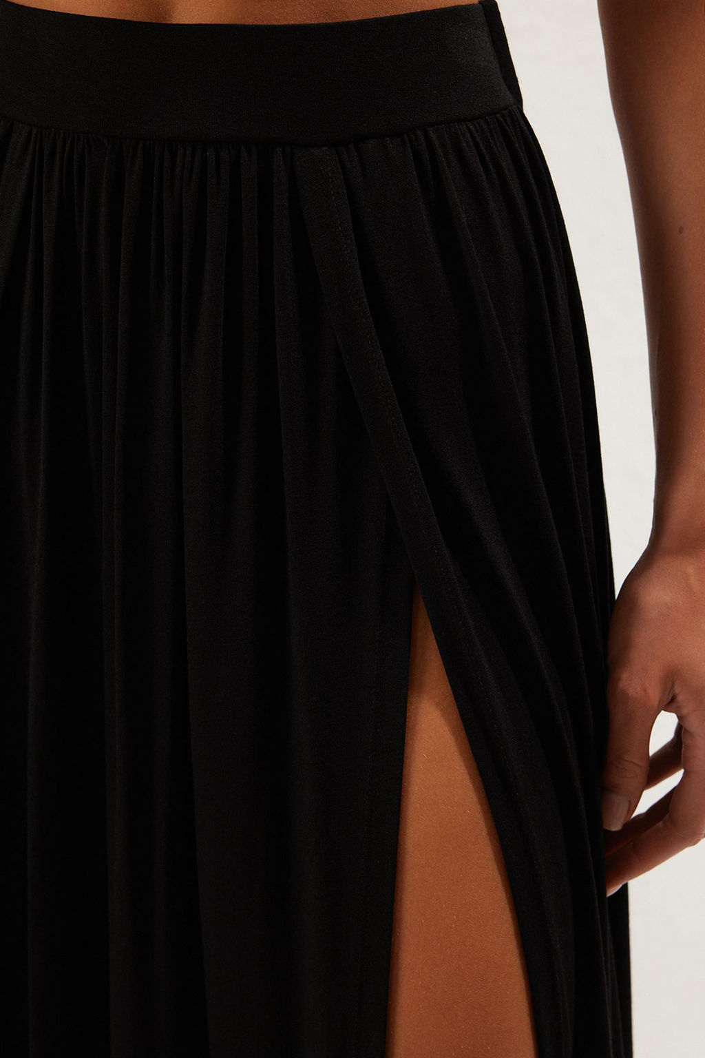 Siyah Orme Y?rtmacl? Maxi Plaj Etek TBESS25ET00005