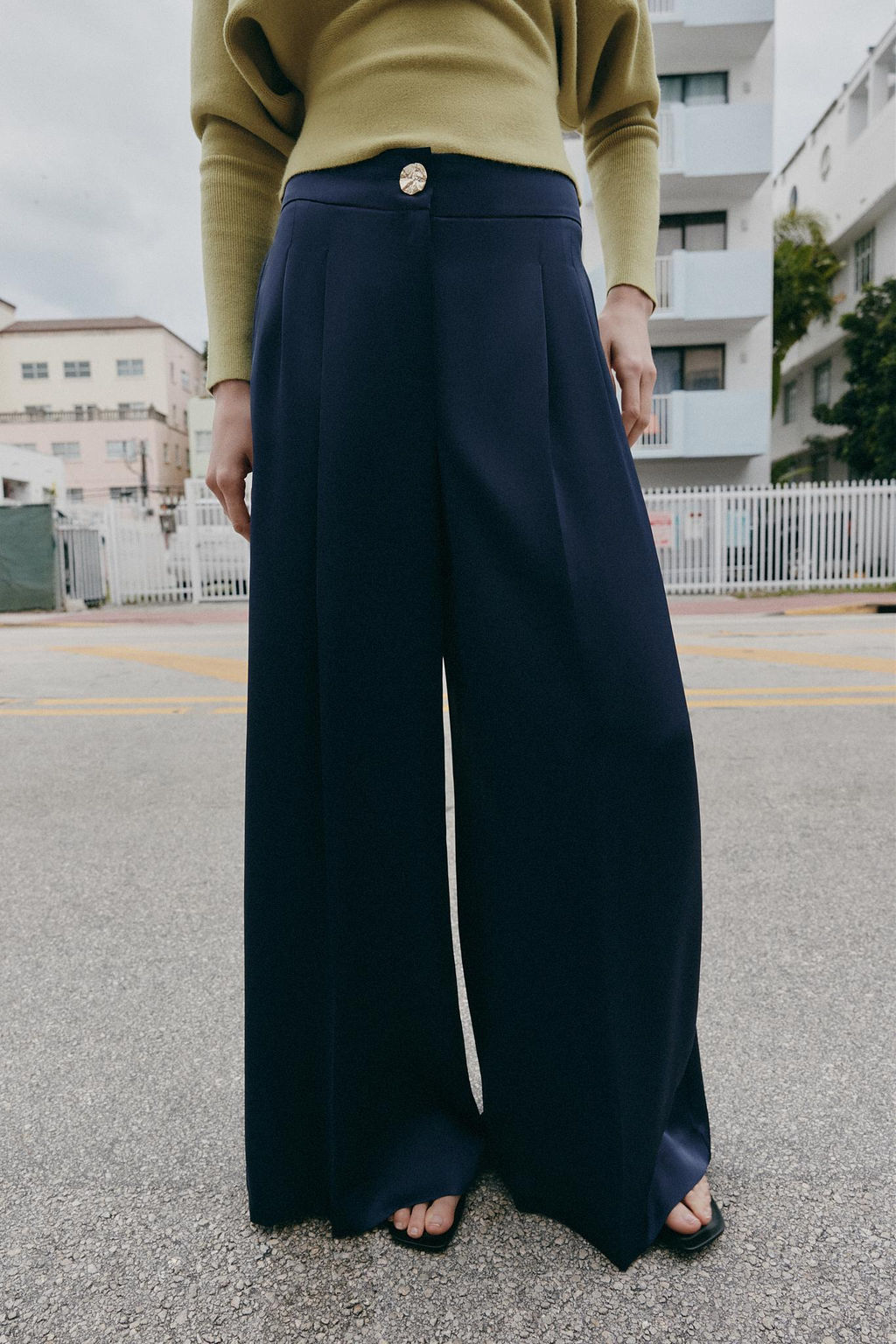 FLOWING SATIN TROUSERS - Zara фото 11