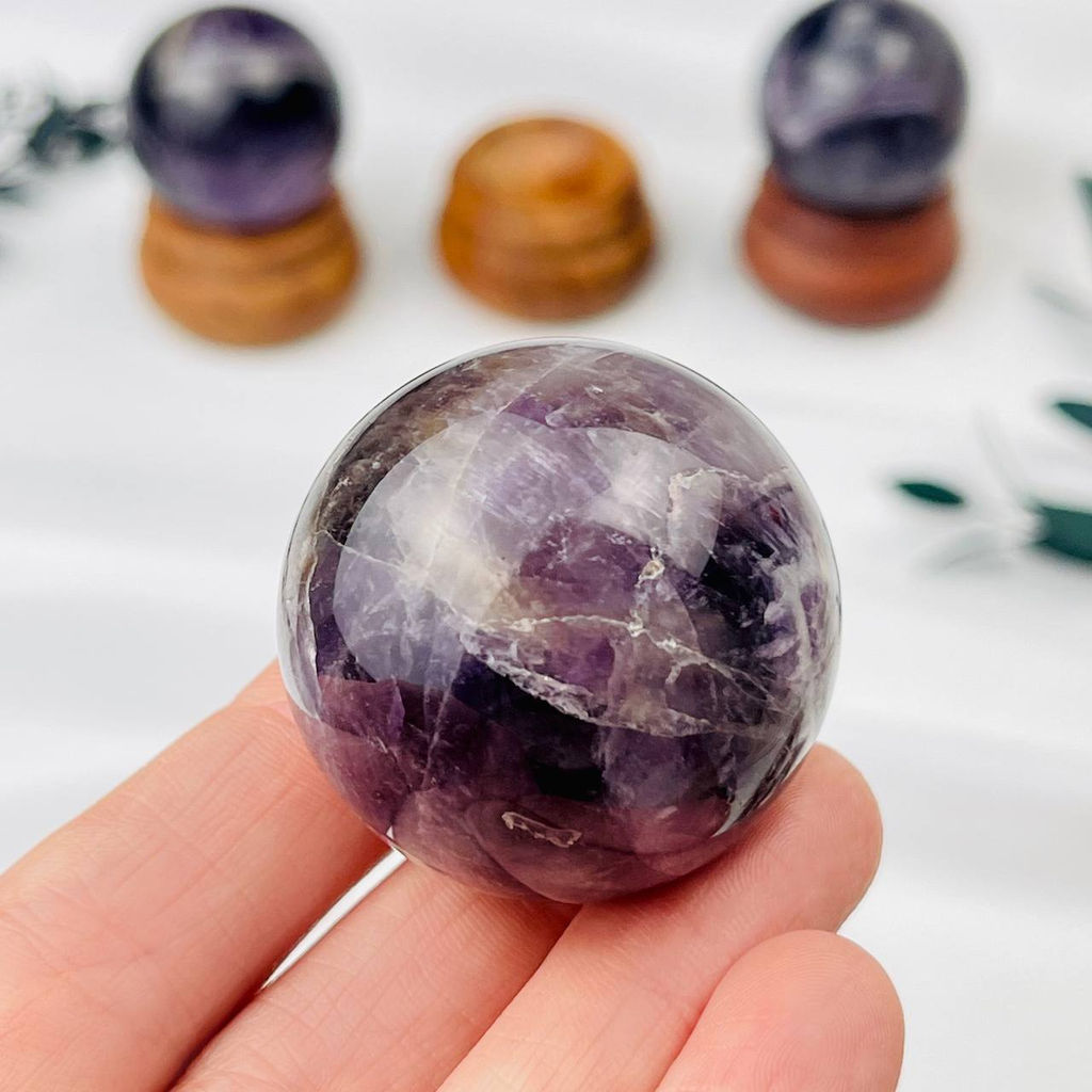 Шар из кварцевого Аметиста на подставке