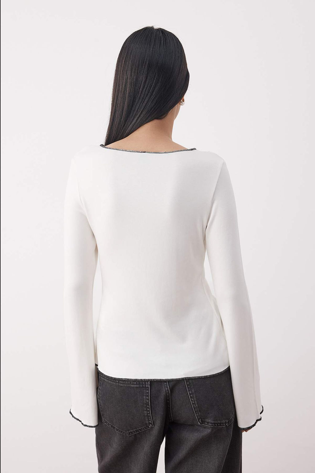 Ekru Soft Touch/Yumusak Tuseli Vucuda Oturan Esnek Dugmeli Ispanyol Kol Bluz TWOAW26BZ00041 - Trendyolmilla фото 4