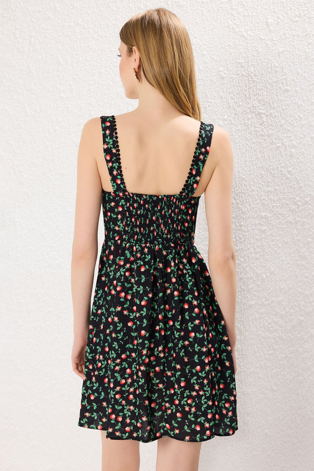 Siyah Cicekli Etegi Belden Ac?lan Agrafl? Mini Dokuma Elbise TWOSS25EL00419 - Trendyolmilla фото 4