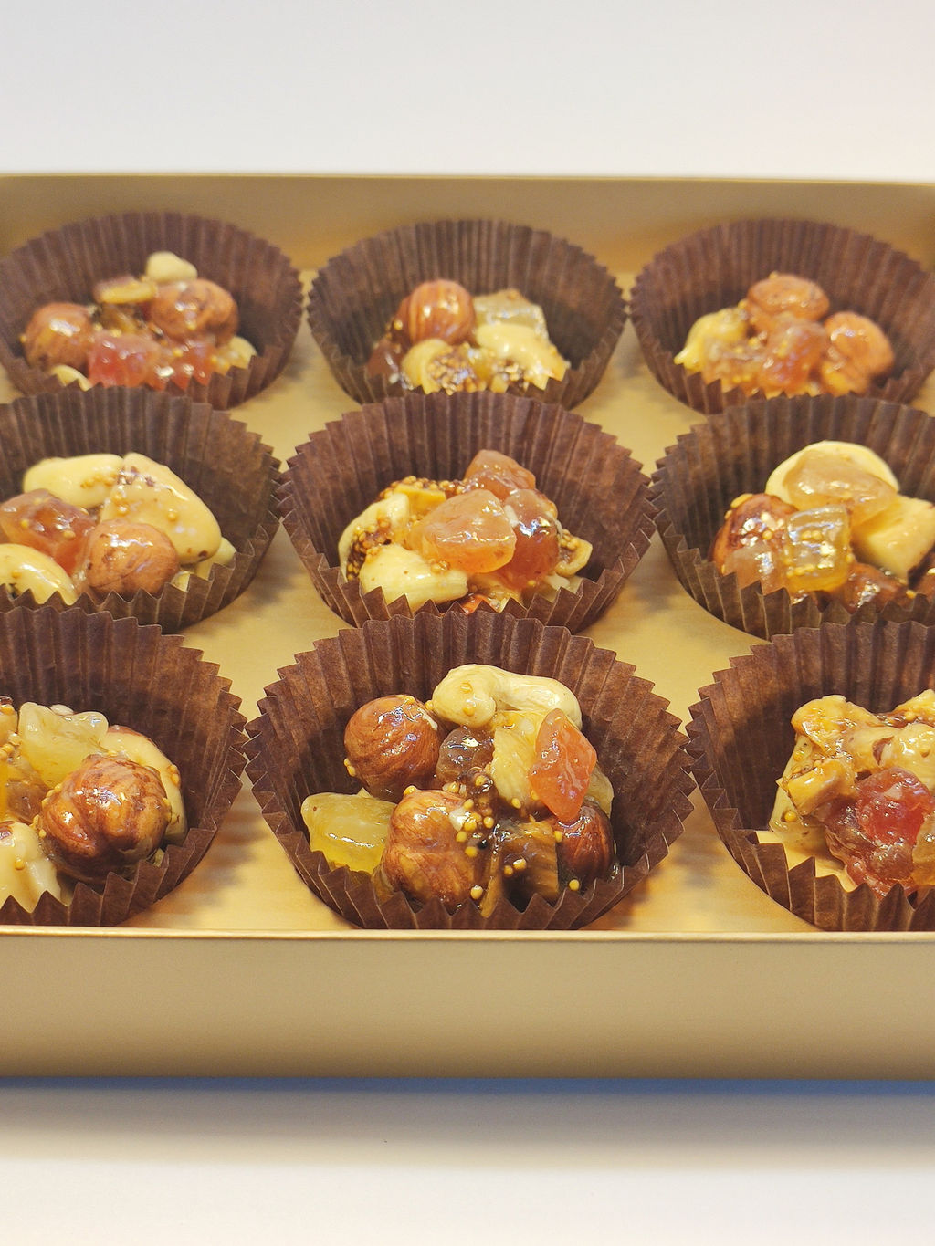 Gift Candies "Конфеты из цельных орехов с инжиром и папайей", 165 г (картонная упаковка)