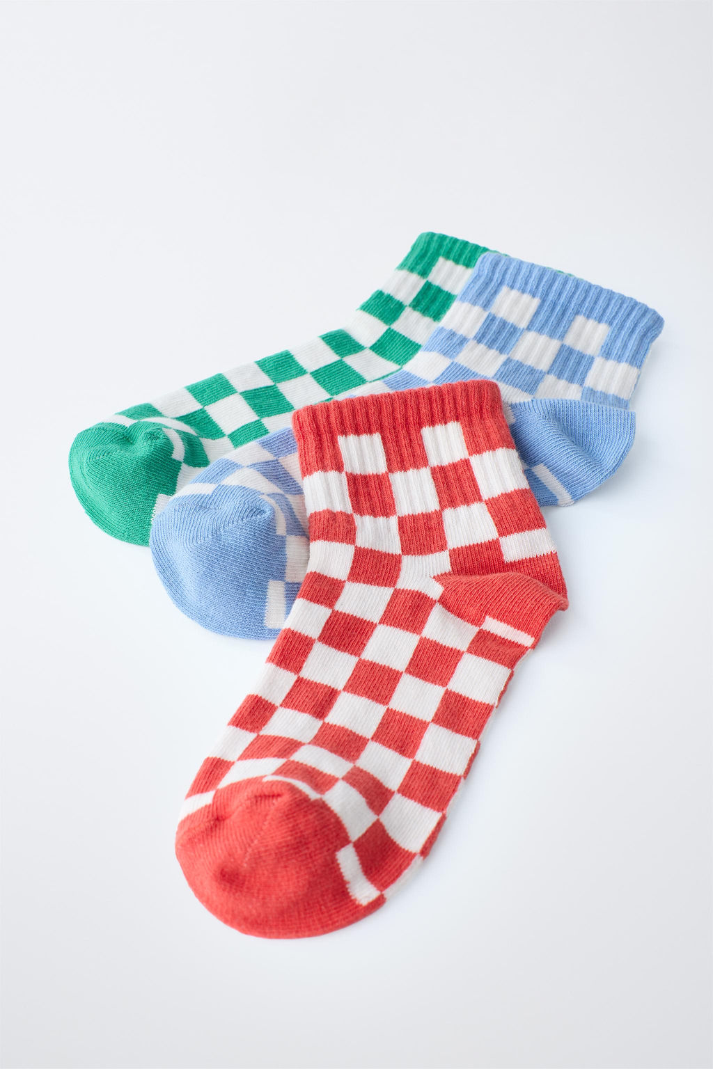 PACK TRES CALCETINES CORTOS CUADRO DAMERO / Multicolor - Zara фото 2