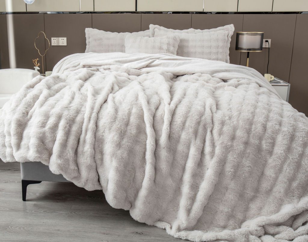 Покрывало декоративное Shinshilla buffy (экрю) 220х240