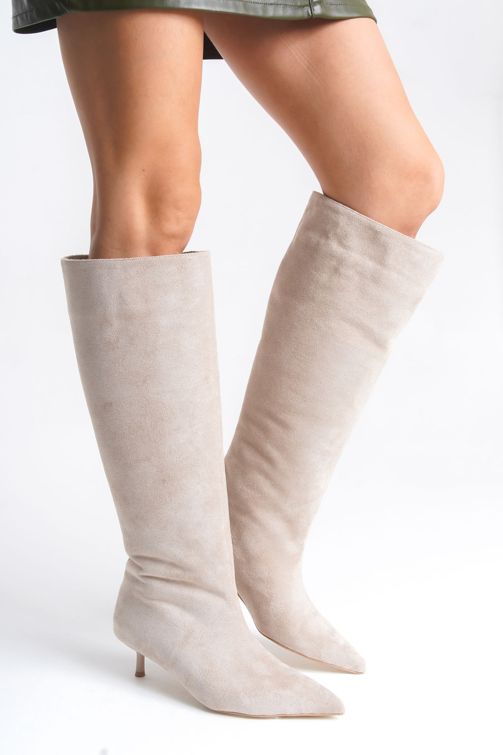 Bej Premium Suet Kad?n Ince Kitten Topuklu Cizme TAKAW26CZ00021 - Trendyolmilla фото 2