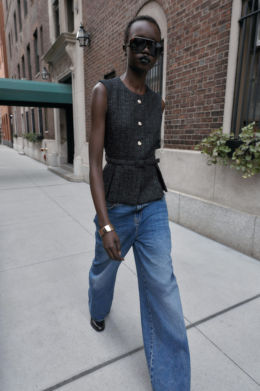 STRUCTURED WAISTCOAT WITH METALLIC THREAD BELT - Zara фото 3