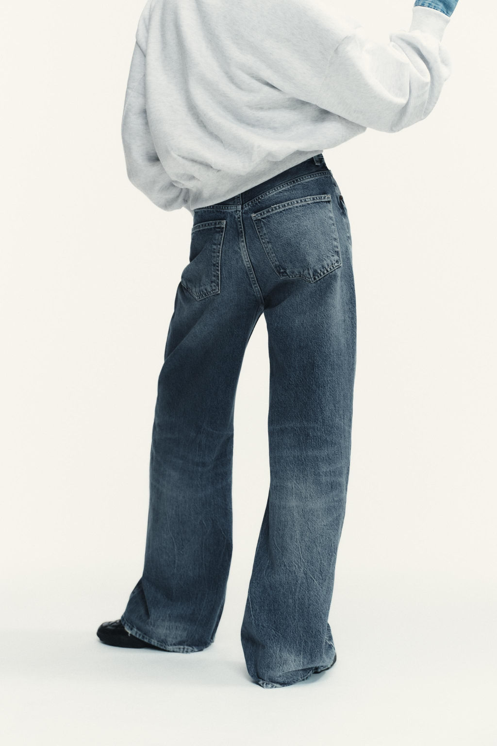 TRF HIGH-WAIST EXTRA WIDE-LEG JEANS - Zara фото 6