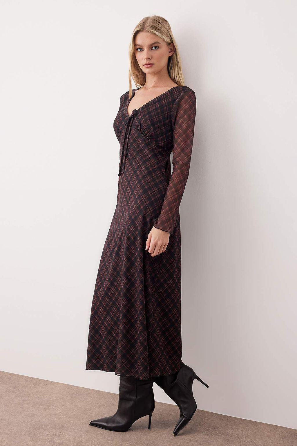 Cok Renkli Ekose Bask?l? Baglama Detayl? Maxi Orme Elbise TWOAW26EL00167 - Trendyolmilla фото 2