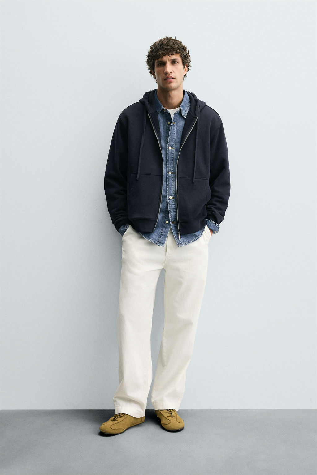 ZIP-UP HOODIE