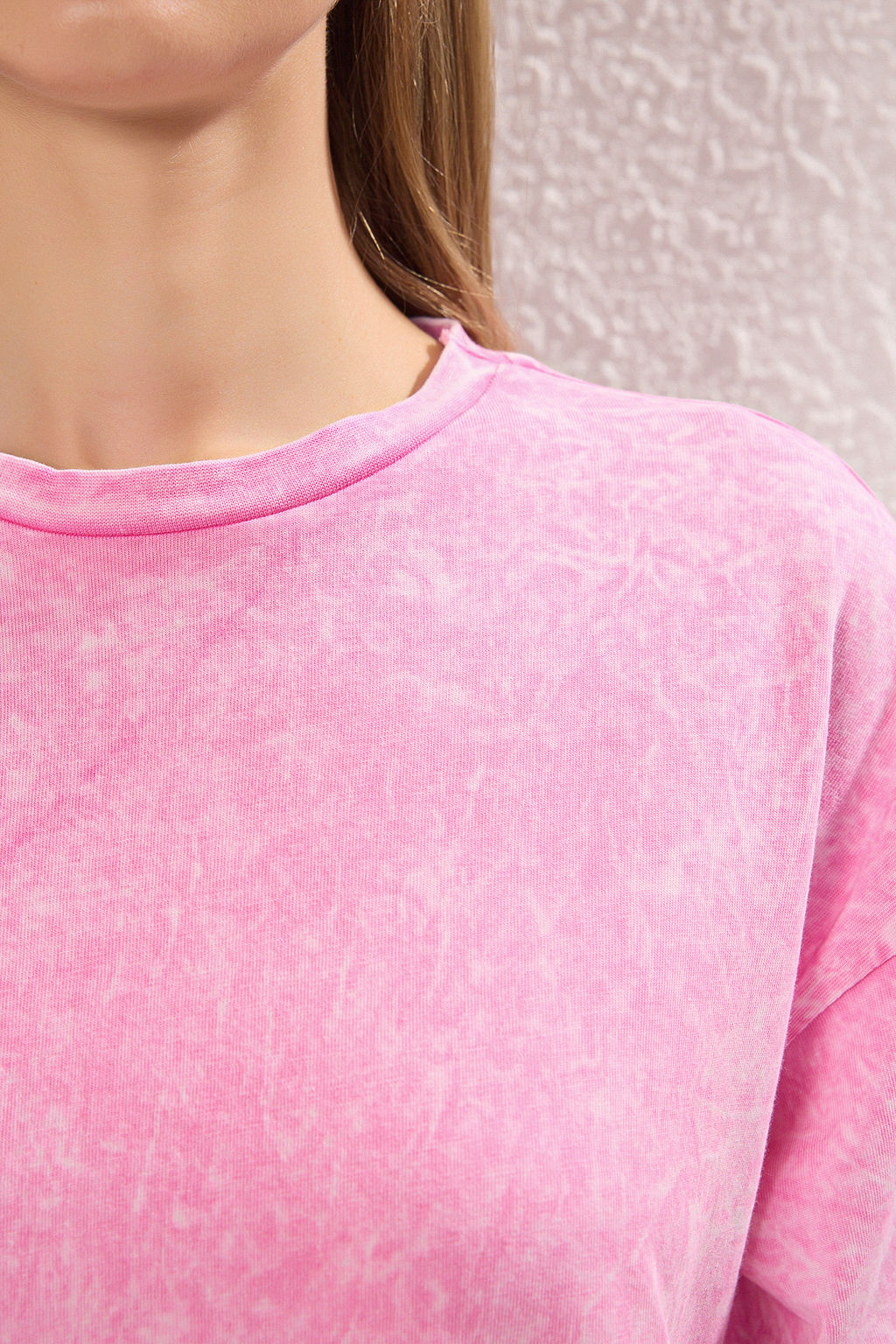 Ac?k Pembe Y?kamal? %100 Pamuk Duble Kol Asimetrik Oversize Orme T-Shirt TWOSS20TS0828