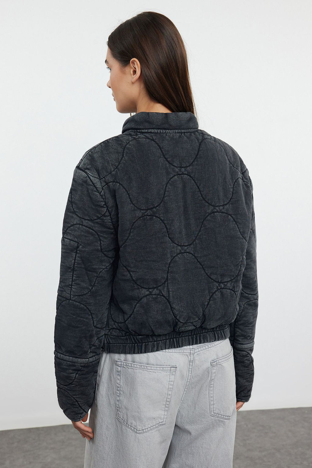 Trendyolmilla Antrasit Oversize Kal?p Y?kamal? Pamuklu Kapitone Sisme Mont TWOAW25MO00137  фото 6