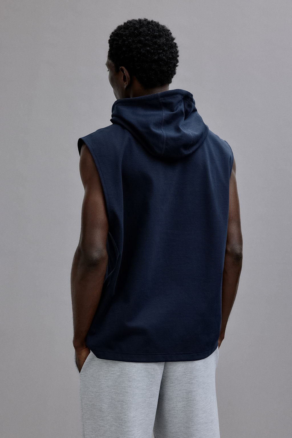 Sudadera sport sin mangas con DryMove Regular Fit - H&m фото 8