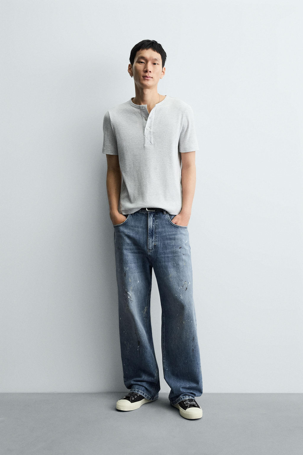 BAGGY FIT JEANS WITH PAINT SPLATTER