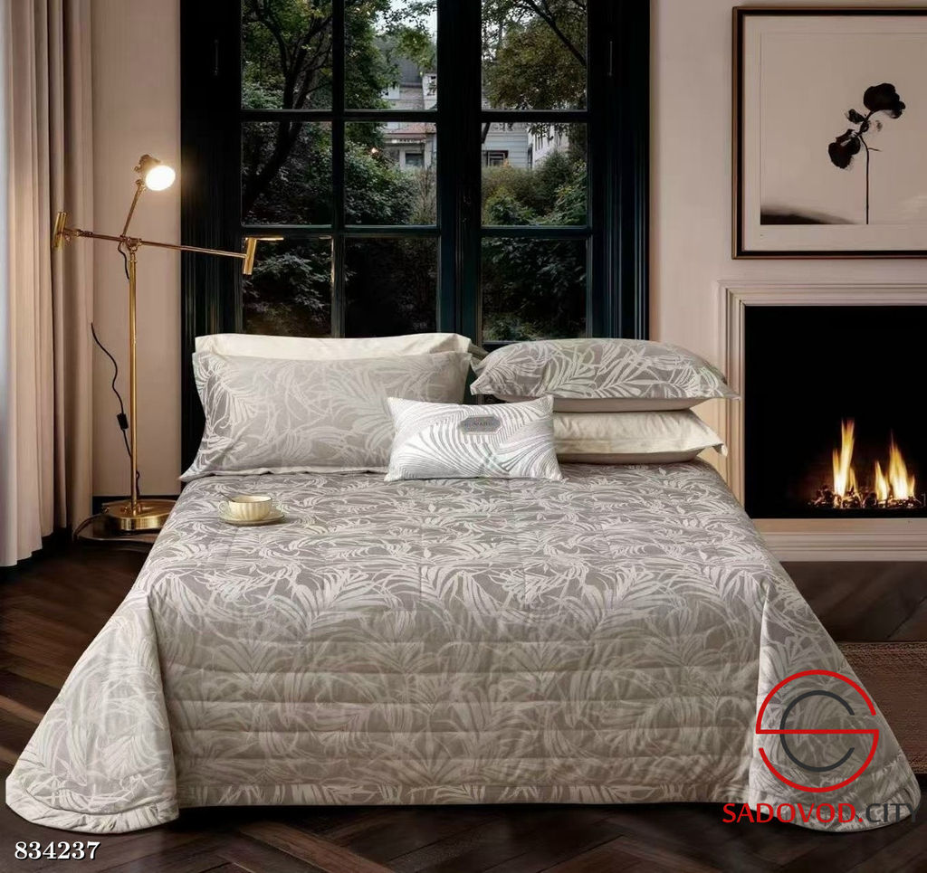 Стеганное покрывало с наволочками