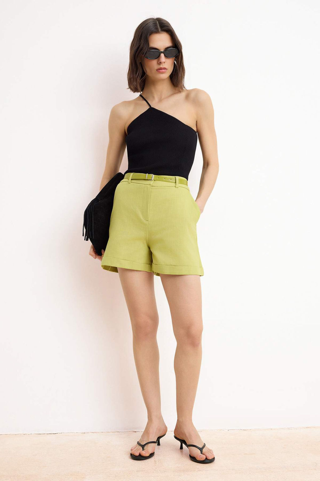 Yag Yesil Kemerli Keten Gorunumlu K?sa Sort & Bermuda TWOSS26SR00037