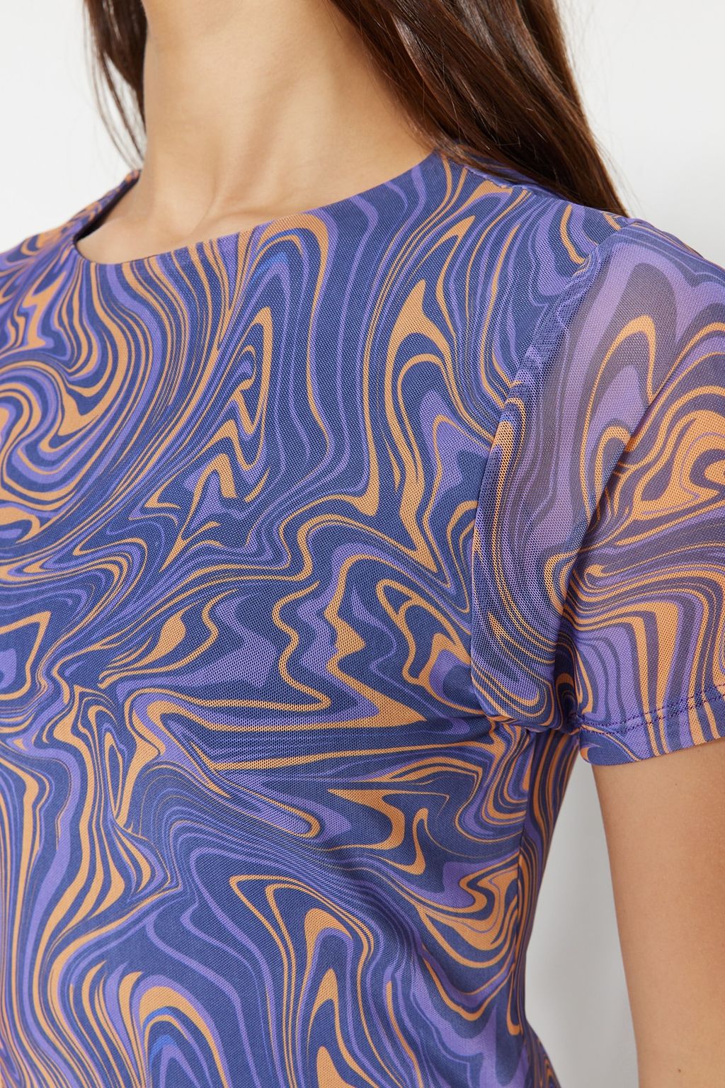 Mavi Bask?l? K?sa Kol Bisiklet Yaka Vucuda Oturan Esnek Midi Tul Kalem Elbise TWOSS23EL01791