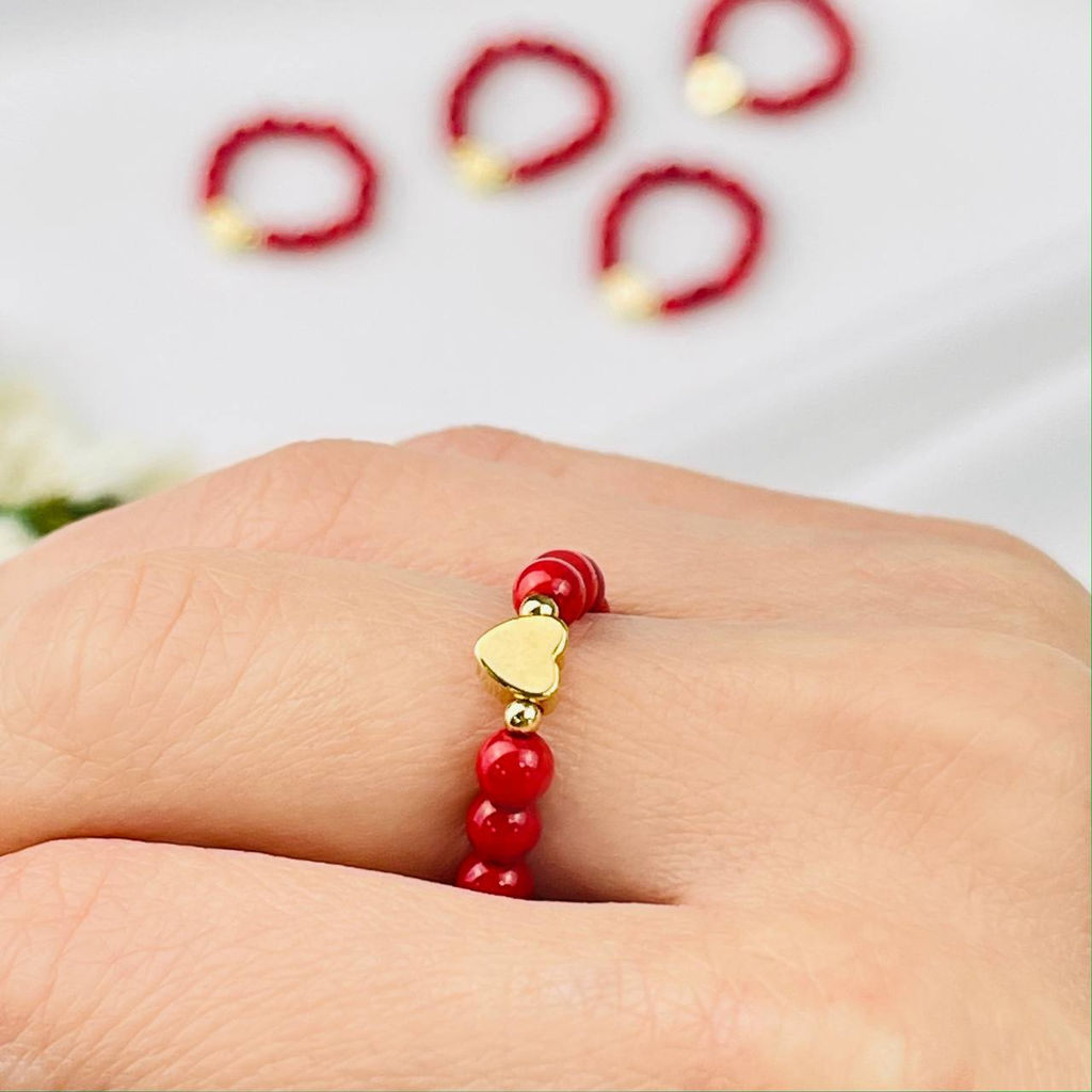 Кольцо на резинке из Коралла 18 р.