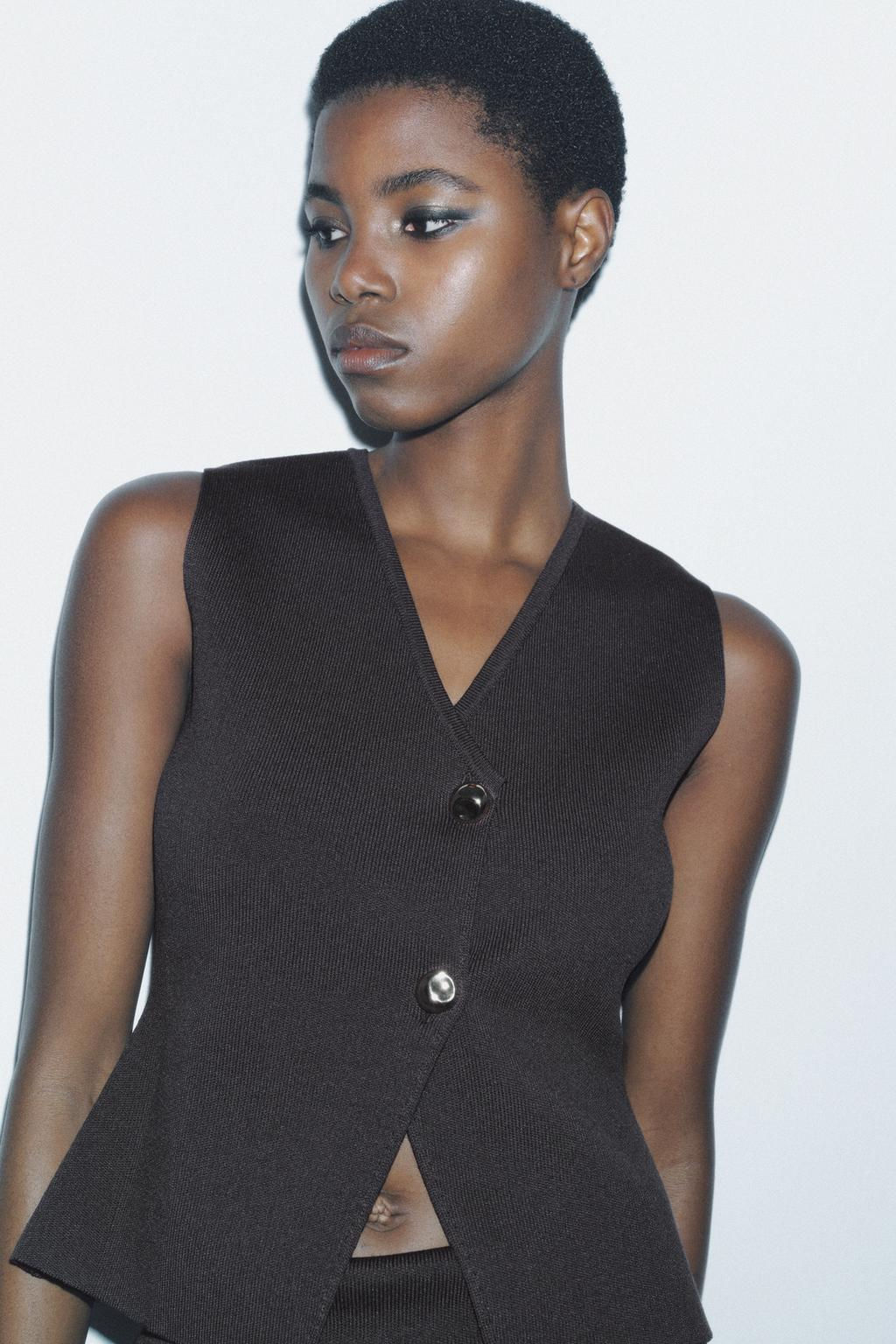 PLAIN KNIT TOP WITH GOLD BUTTON - Zara фото 16