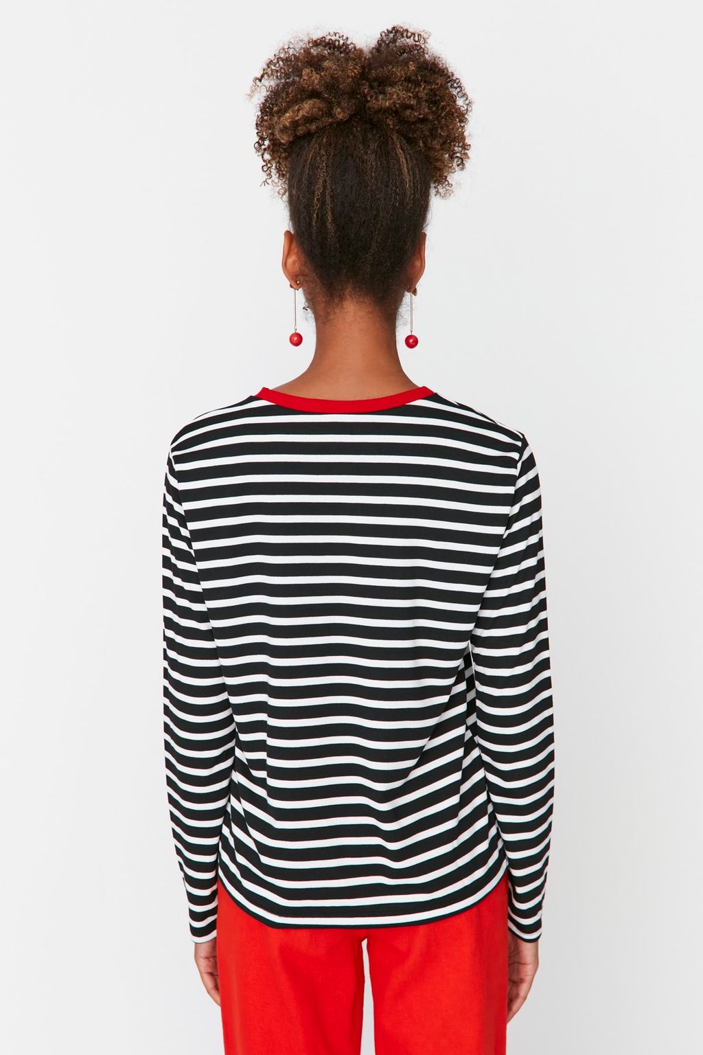 Siyah Cizgili Relaxed Kal?p Basic Bisiklet Yaka Renkli Ribanal? Orme T-Shirt TWOAW23TS00026