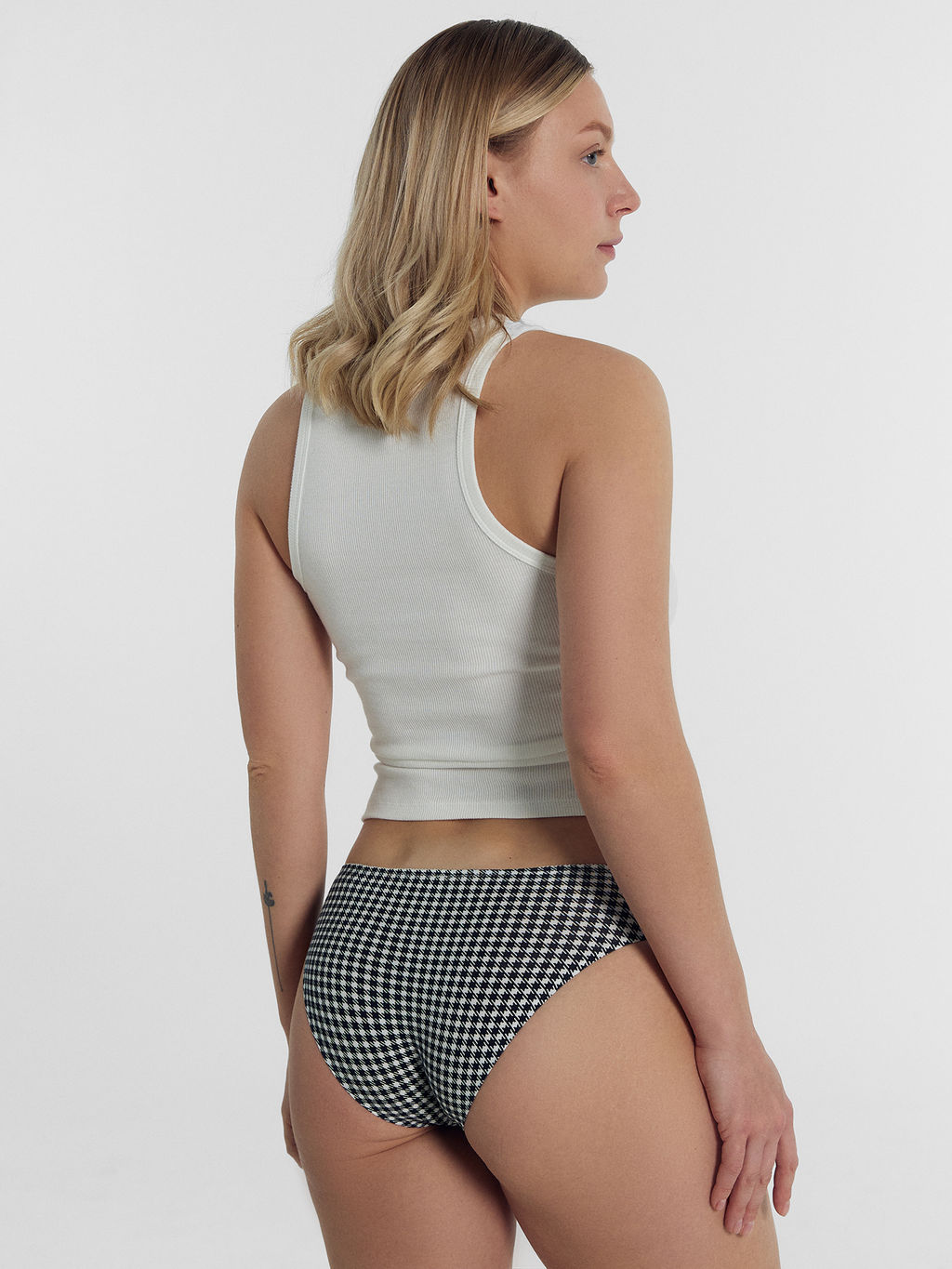 Цена за 2 штуки! Трусы женские слипы белые в черную клеточку черная клеточка на белом 412404 - Mark formelle фото 6